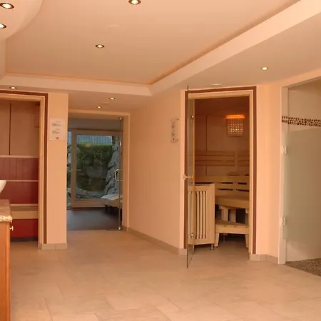 게스트하우스 Hotel-garni Almhof 3*