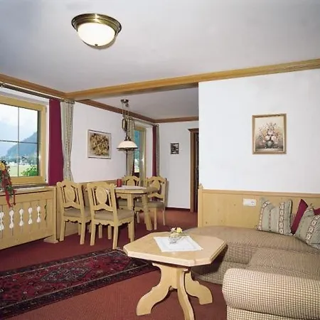 Hotel-garni Almhof 3* マイヤーホーフェン