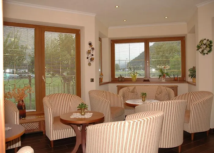 Hotel-garni Almhof Mayrhofen