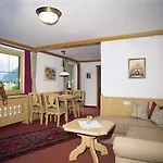 Hotel-garni Almhof 3* Mayrhofen